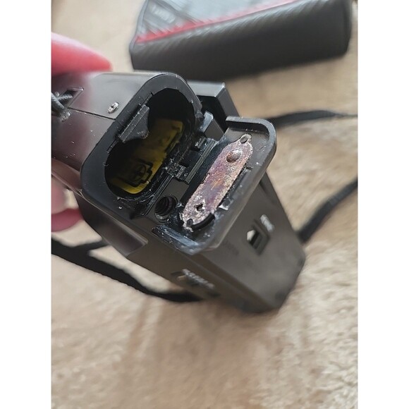 YASHICA Carl Zeiss Tessar 35㎜ F3.5 KYOCERA Camera FOR PARTS ONLY - Picture 6 of 8